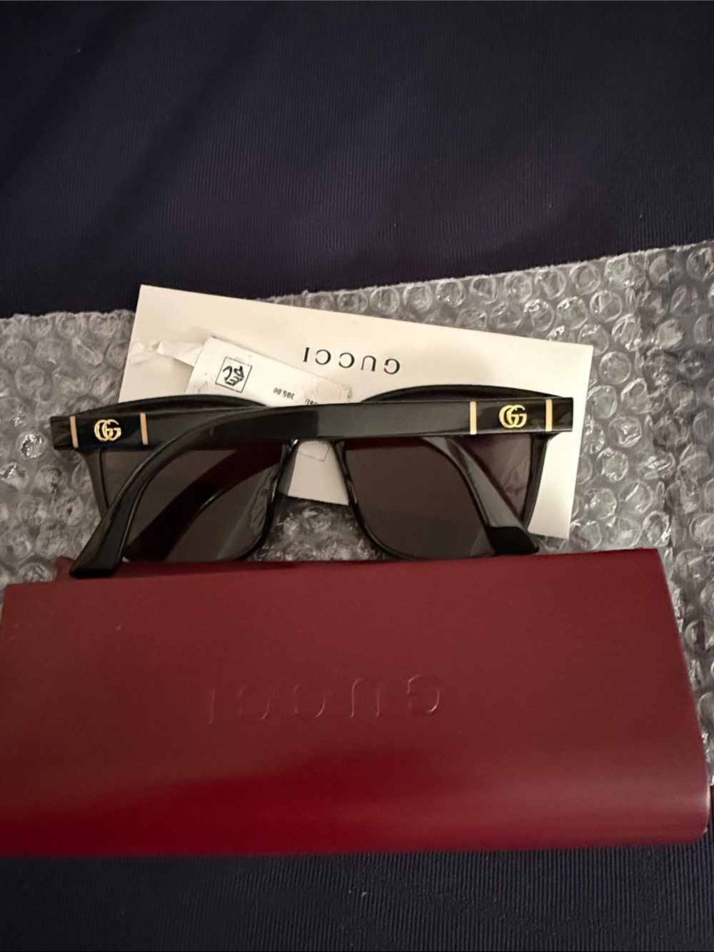 Gucci Black Sunglasses with Dark Lenses - Picture 4 of 7